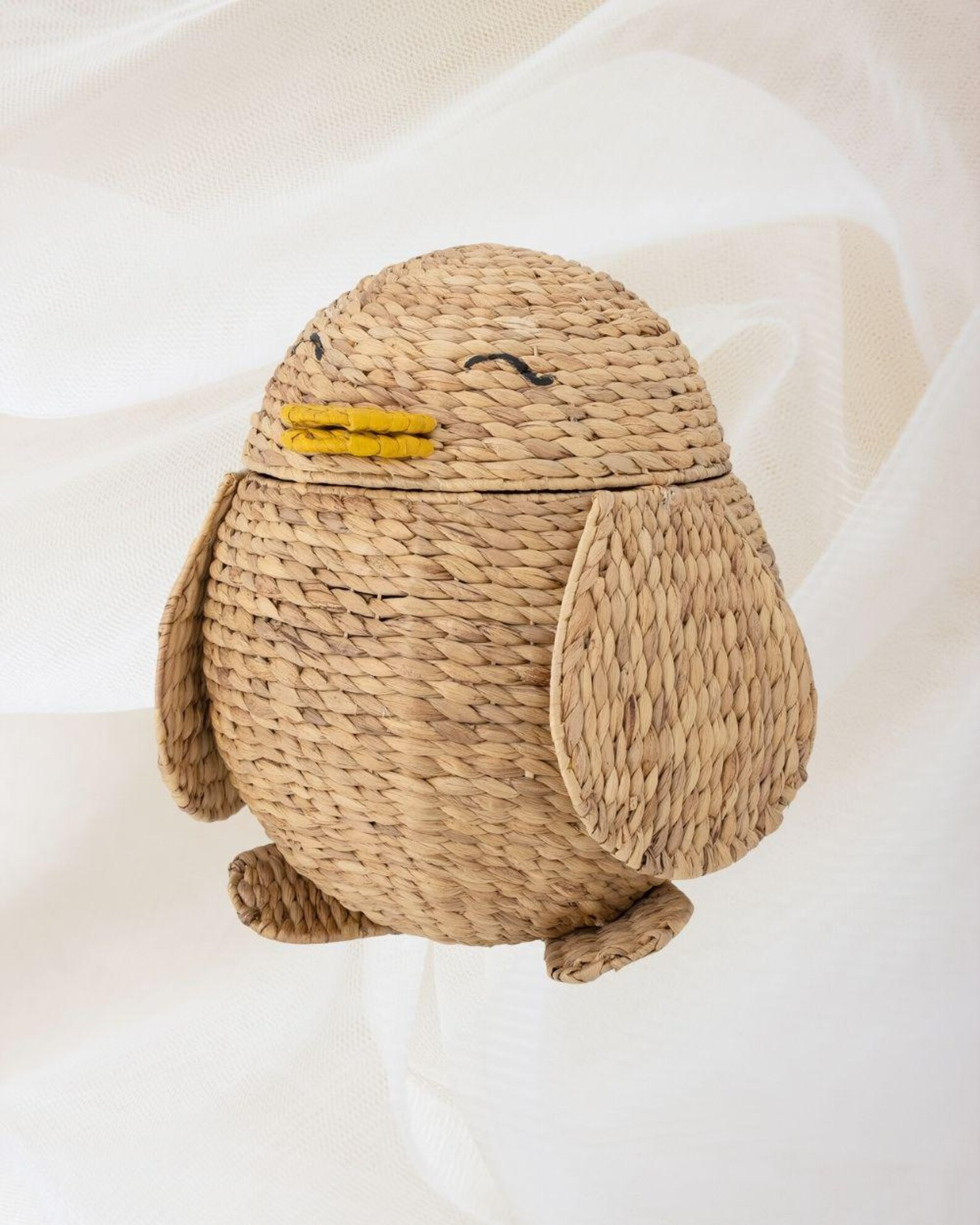 Storage basket with penguin-shaped lid, Natural materials that are safe for health and aesthetically pleasing, wholesale. 2