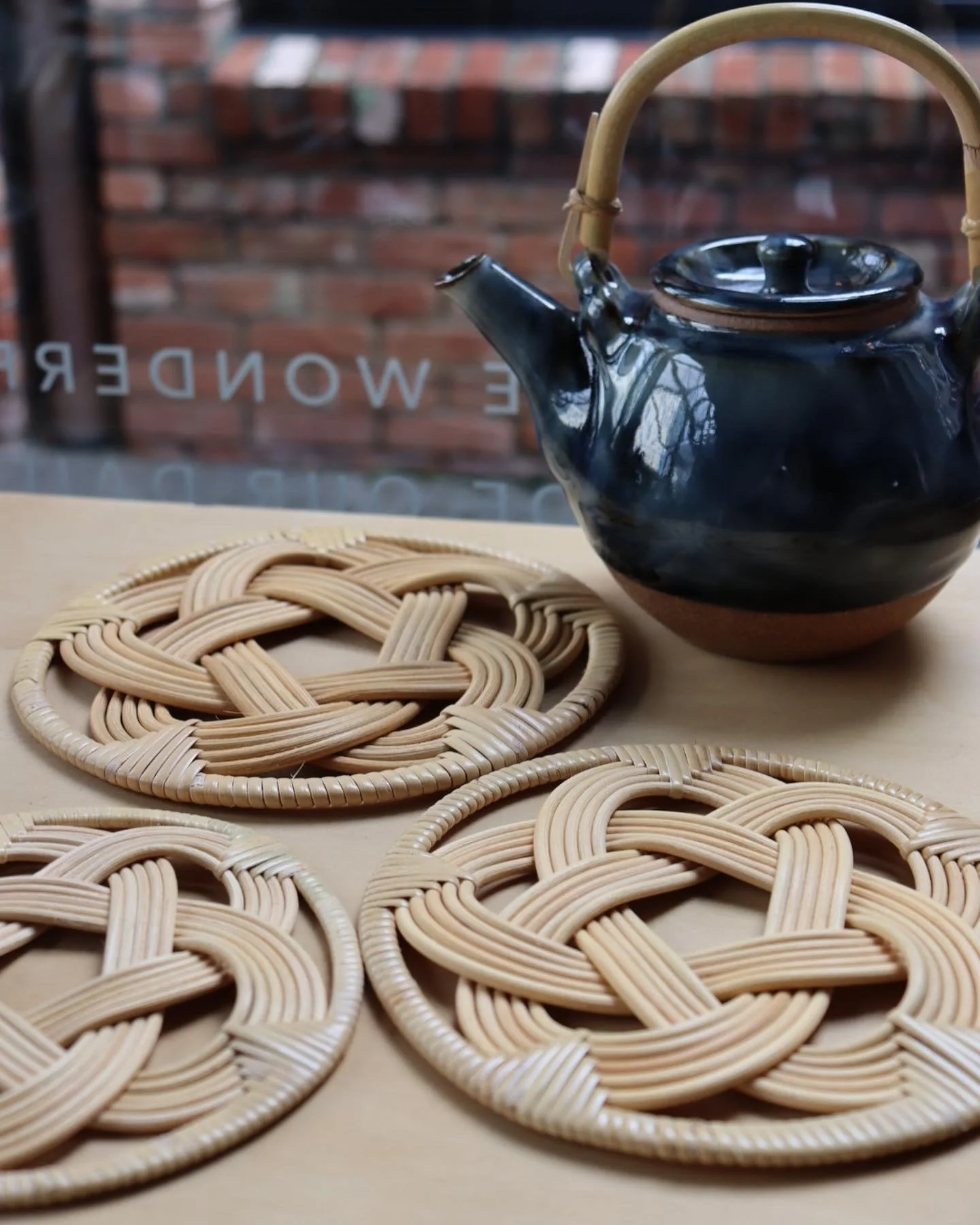 Trivet rattan is made from natural, eco-friendly materials, heat-resistant, durable, and beautiful. 3