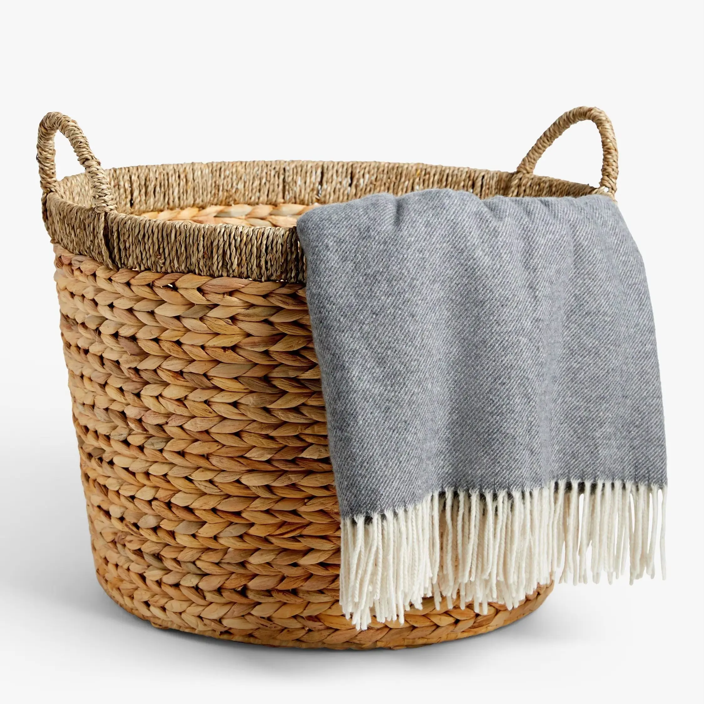 Water hyacinth basket with handle, home organization accessory highly aesthetic, wholesale available. 2
