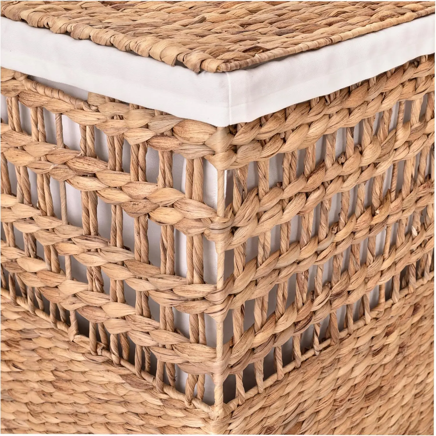 Water hyacinth basket with lining, home organization accessory highly aesthetic, wholesale available. 3