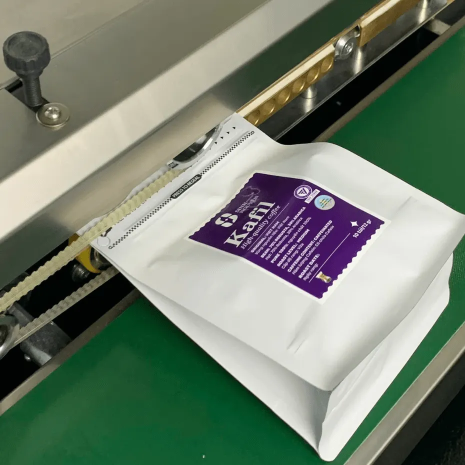 Whole Bean Coffee High Quality Robusta Caffeinated Filter Coffee Bean Kafil Factory Price Fruity Taste Vietnam Manufactured 9