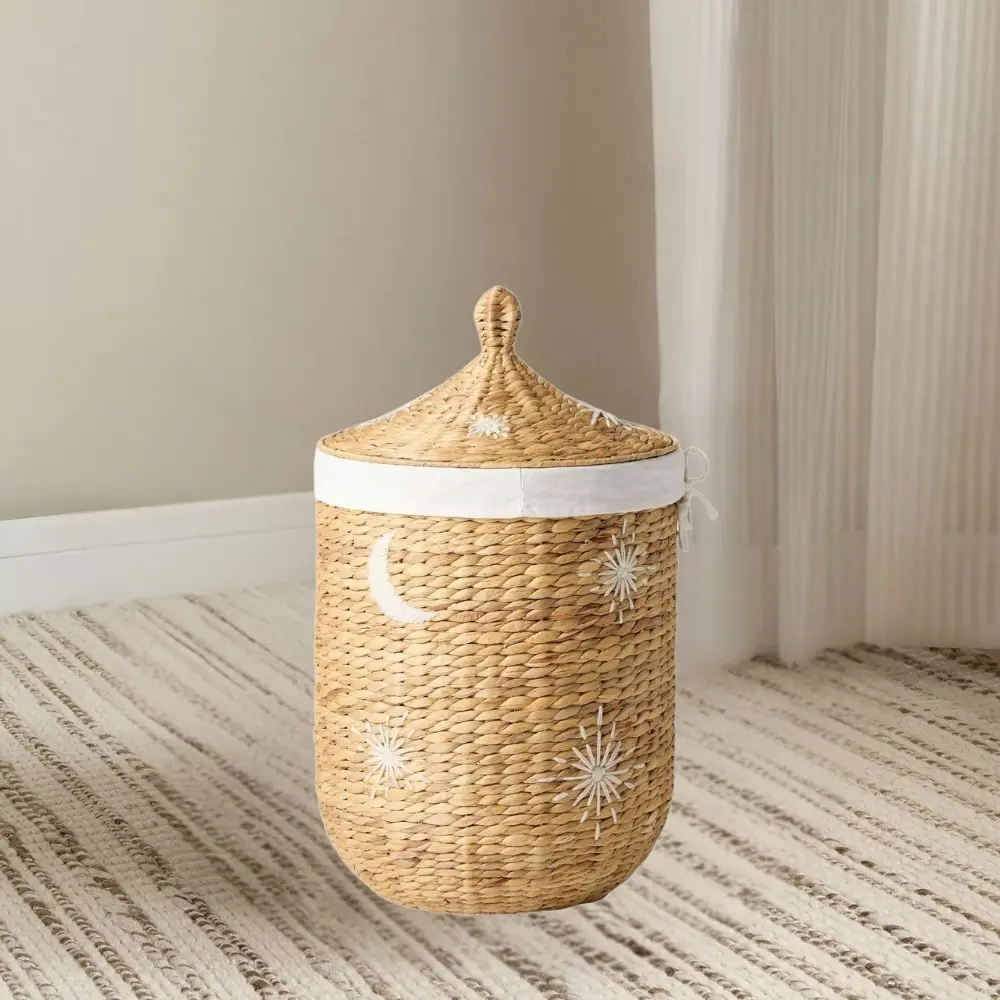 Wholesale Storage Baskets Handwoven With Lid Laundry Basket From Water Hyacinth Durable Eco-Friendly Sustainable Design 1