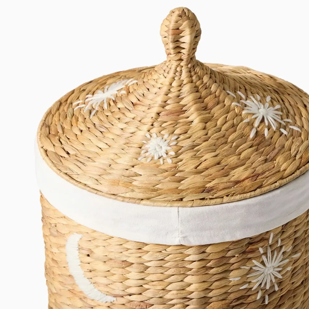 Wholesale Vietnam Storage Baskets Handwoven With Lid Laundry Basket From Water Hyacinth Durable Eco-Friendly Sustainable Design 4