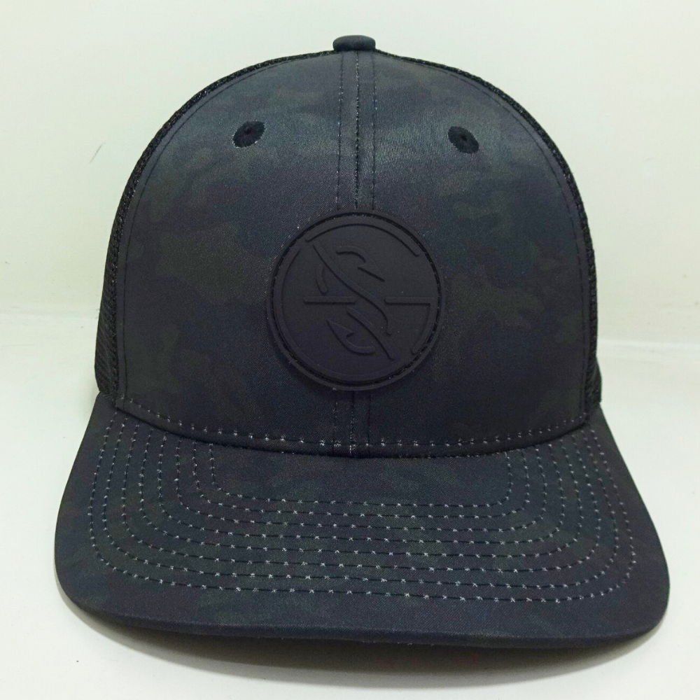 Rubber Logo Patch Camouflage Trucker Hats 6 Panel Gorras Slightly Curved Brim Structured Caps Solid Color Black Messh Snapback 1