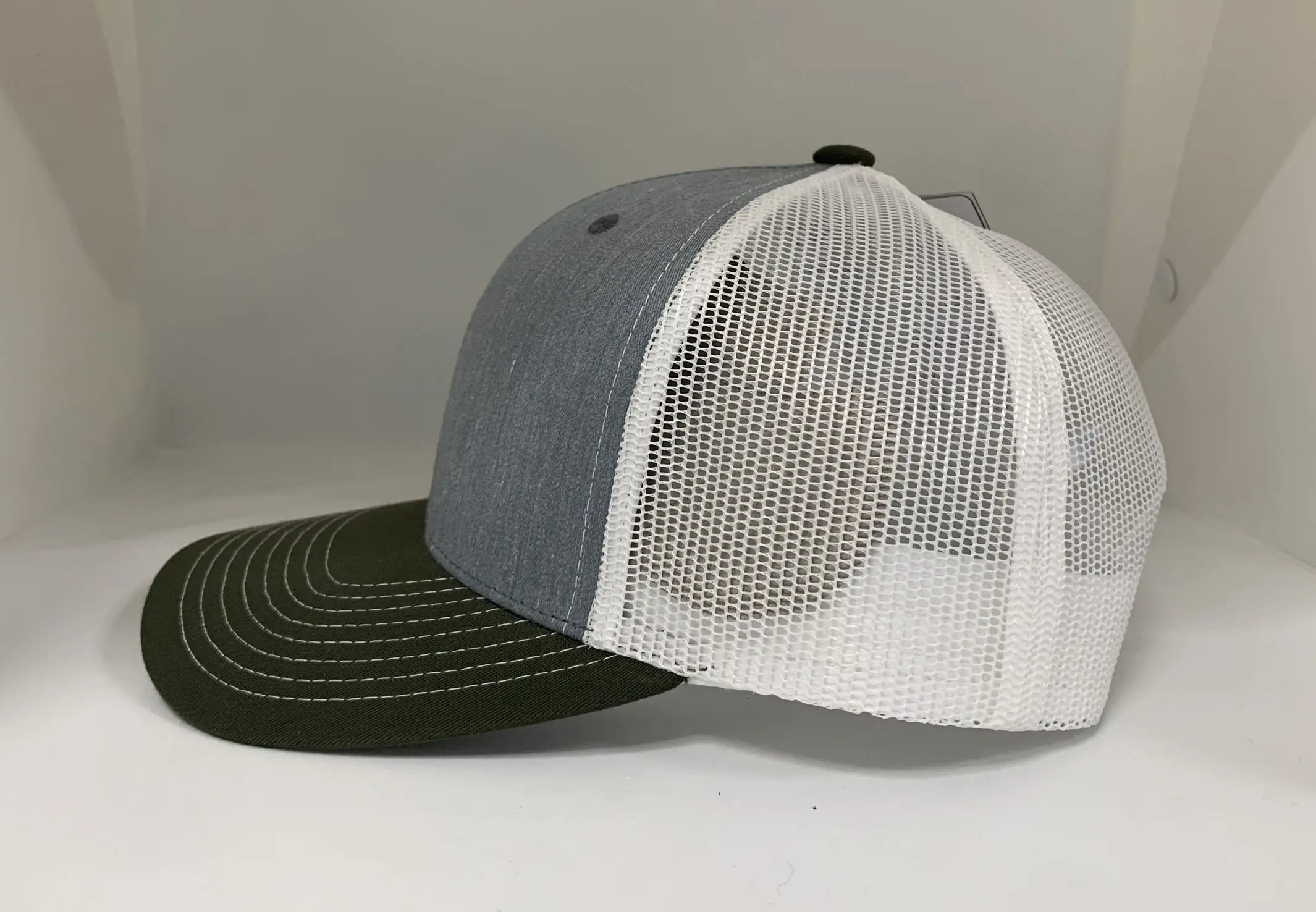 Small MOQ Custom Tricolor Heather Gray White Mesh Trucker Hats Snapback Vietnam Promotion Cap for Business 3