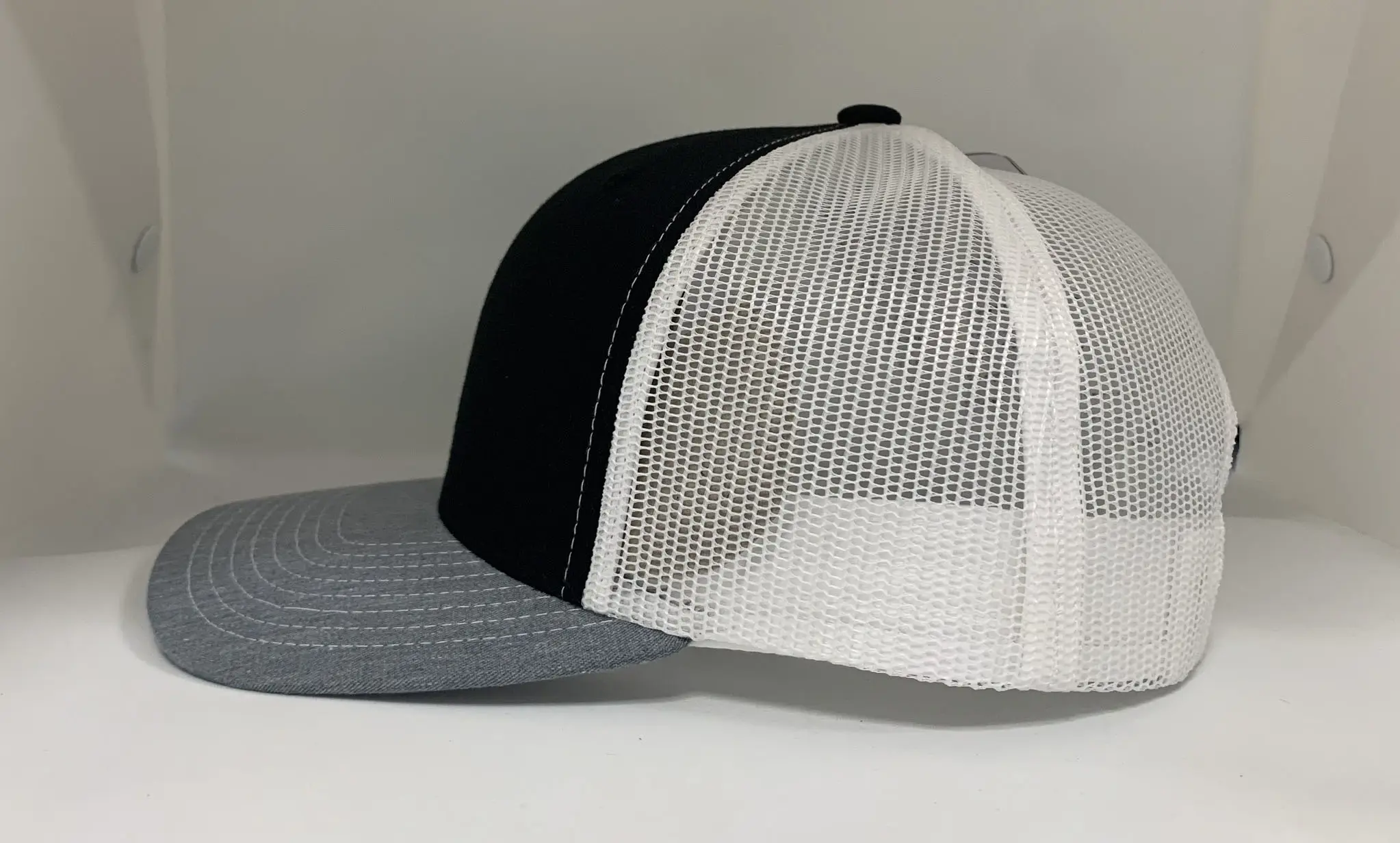 Snapback With Mesh Trucker Hats Custom Logo Hats with Gorras Sport Dad Hat Fitted 6 Panels Free Sample Cost 3