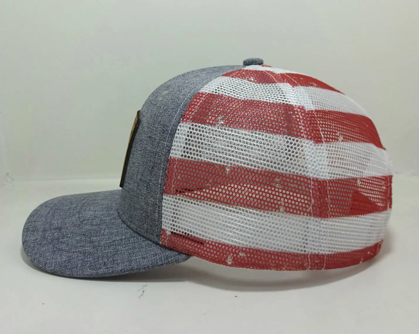 Structured Leather logo 6-Panel High Quality Grey Color Medium Profile Cotton and Mesh Fabric Trucker Hat in Vietnam Factory 3
