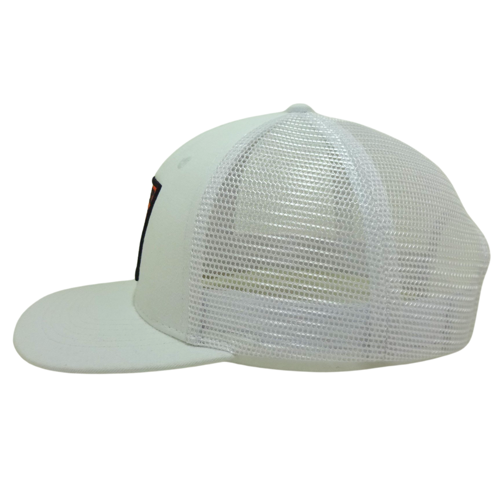 Trucker Hat 6 Panels Custom Contrast Embroidered Logo Woven Patches White Mesh Structured Cap Plastic Single Breasted Buckle OEM 4