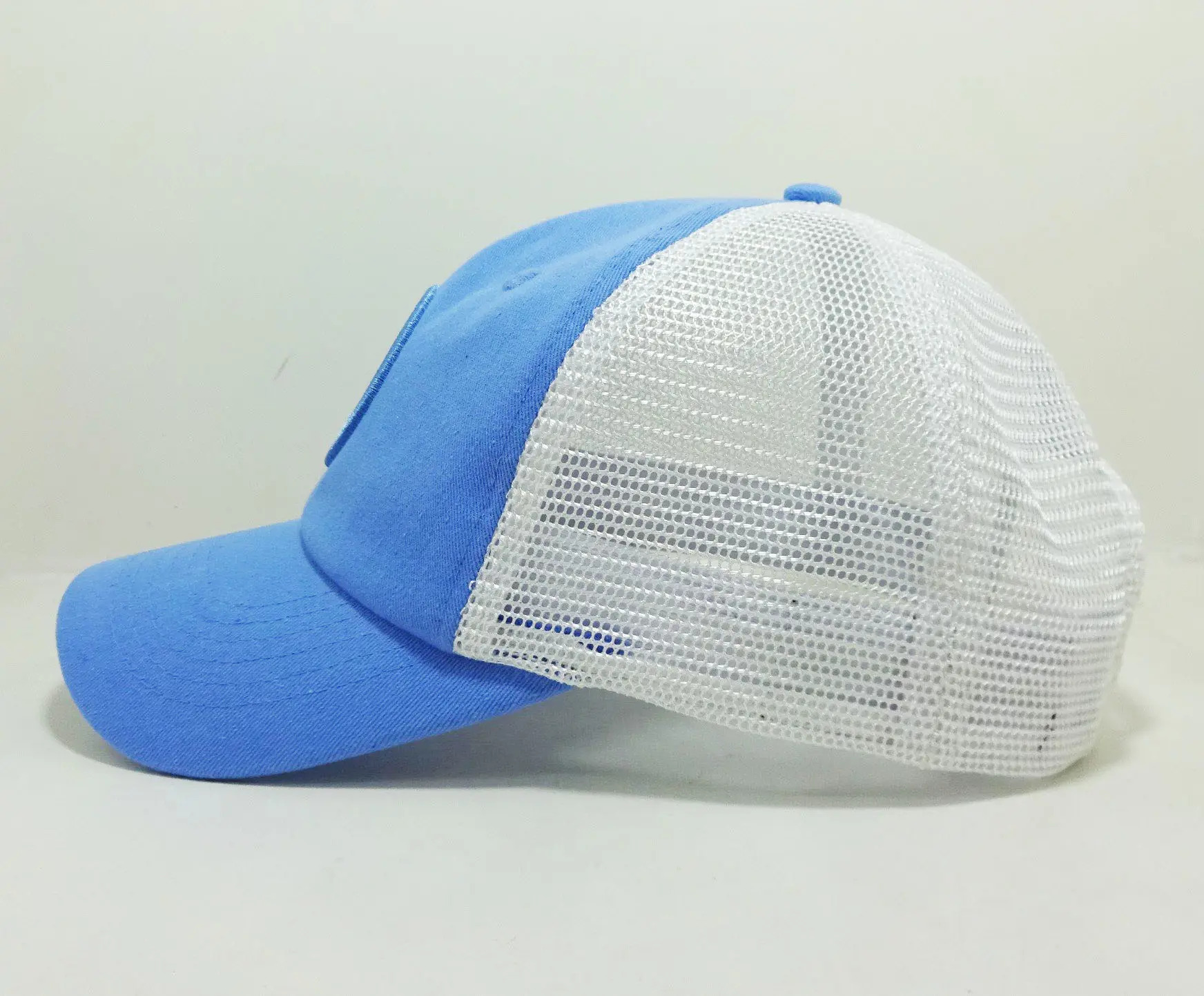 Unstructured Trucker Hats Woven Patch Logo Women and Men Sport Caps 6 Panels Curvel Brim USA Style in Vietnam Headwear 4