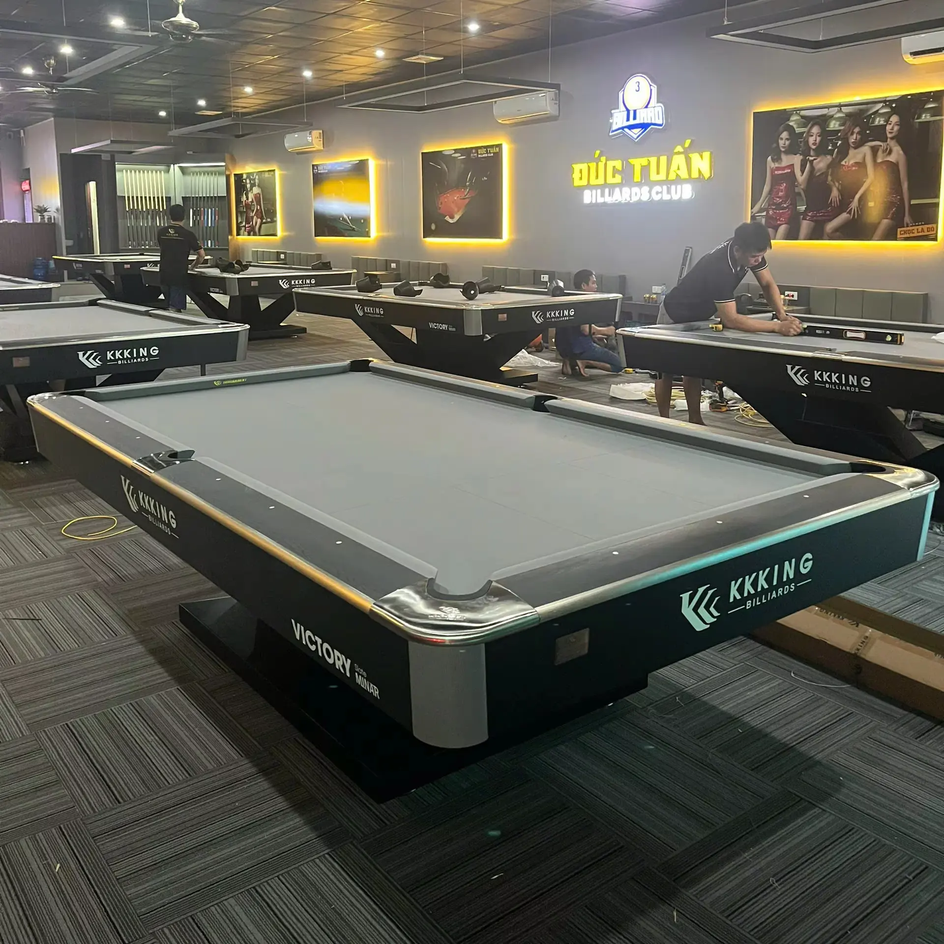 Victory Edition 9 Foot Pool Table with Slate Bed Ball Return System and Billiard Cue Kit Included 1