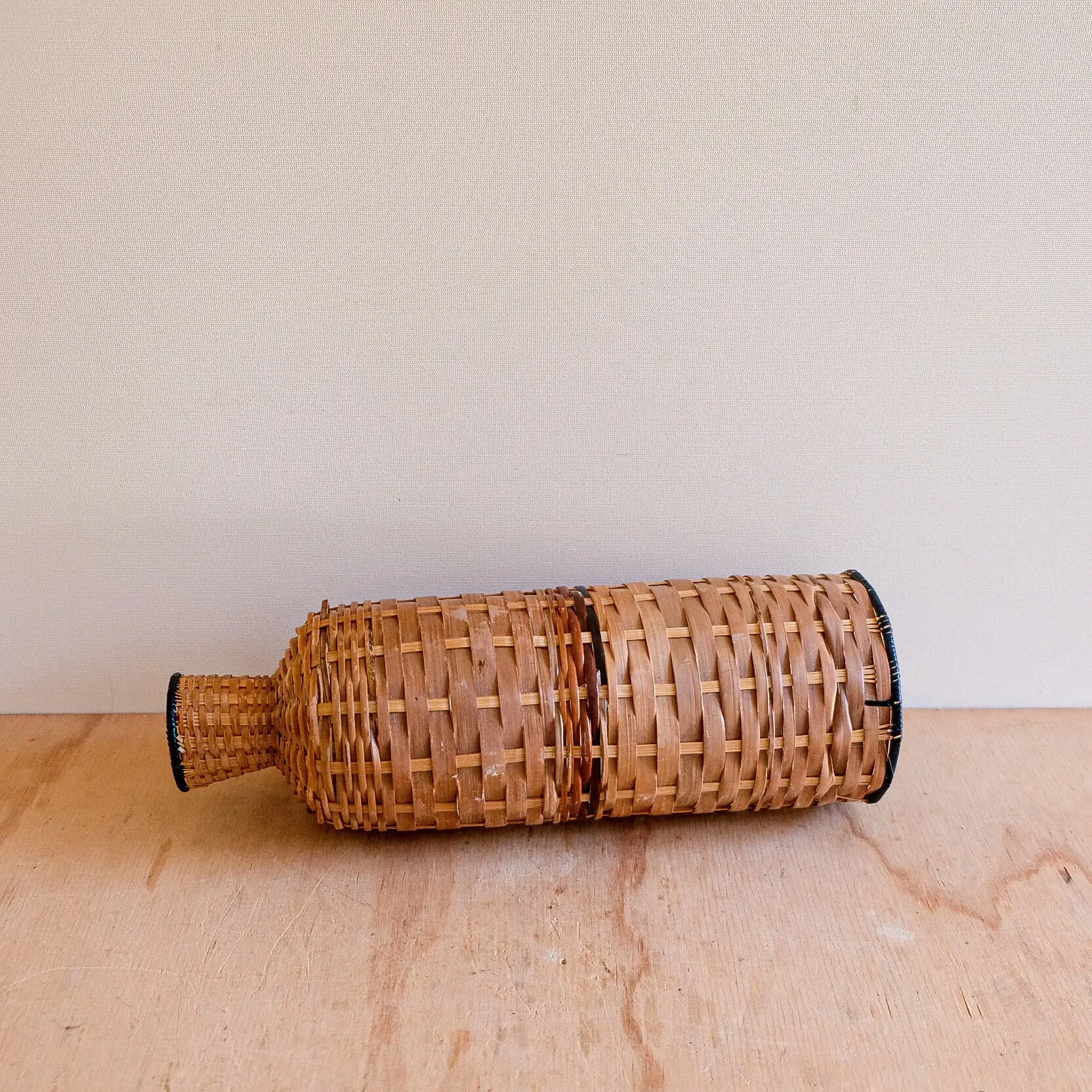 Vintage wicker decorative hollow vase Made in Vietnam Ecofriendly material for Home Decor and tableware Decoration Wholesale 2