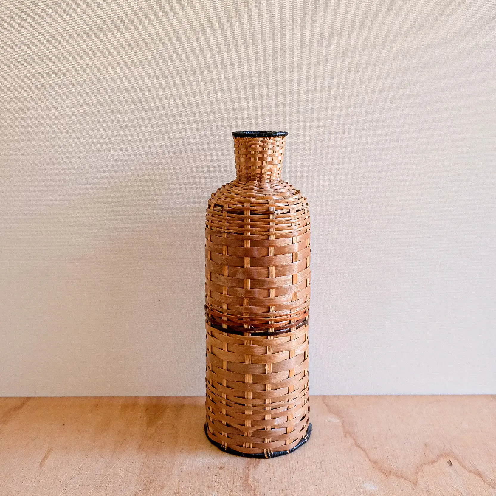 Vintage wicker decorative hollow vase Made in Vietnam Ecofriendly material for Home Decor and tableware Decoration Wholesale 3