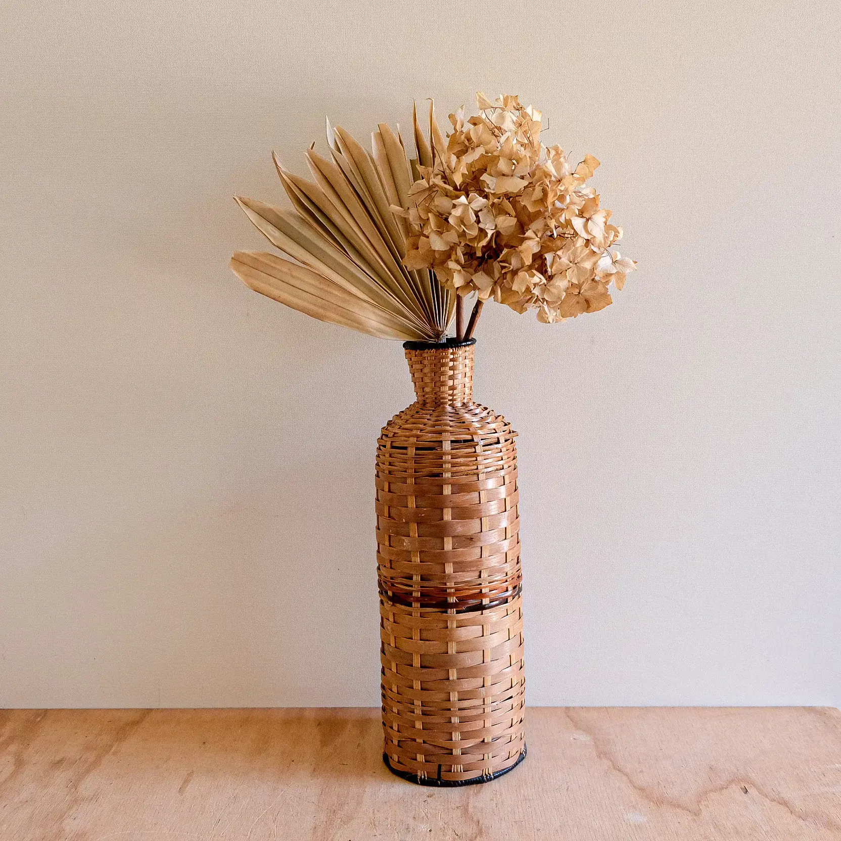 Vintage wicker decorative hollow vase Made in Vietnam Ecofriendly material for Home Decor and tableware Decoration Wholesale 5