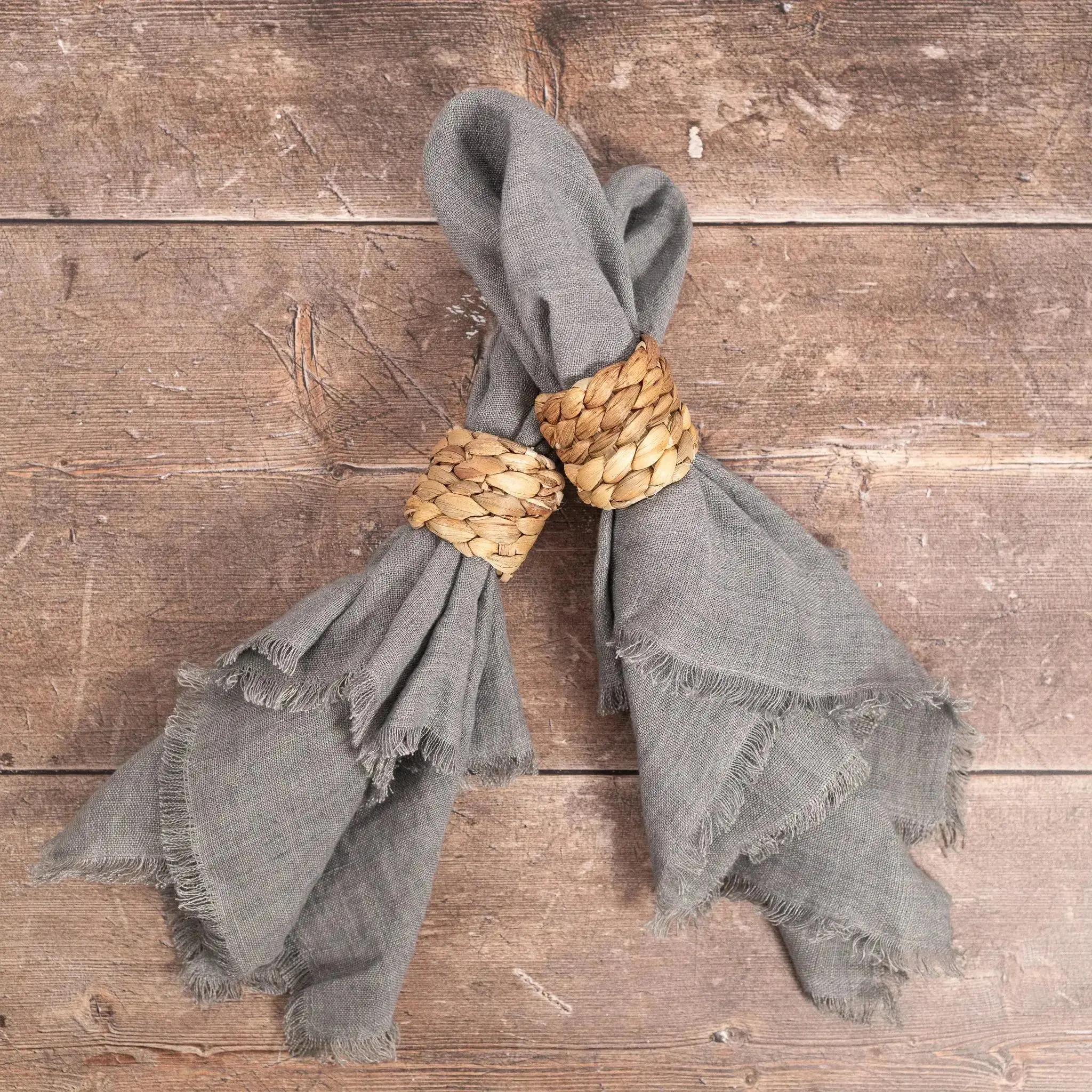 Water hyacinth napkin ring Made in Vietnam Eco-friendly material for home and tableware decoration Wholesale 4