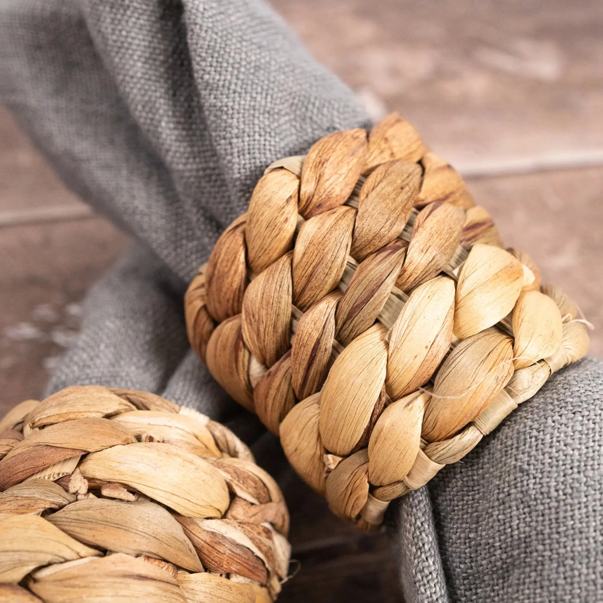 Water hyacinth napkin ring Made in Vietnam Eco-friendly material for home and tableware decoration Wholesale 2