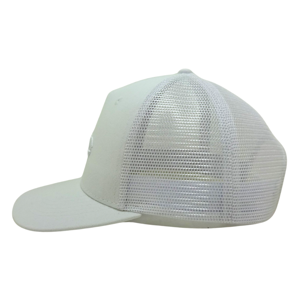 White 3D Embroidered Snapback Trucker Hat Structured Letter Pattern Your Own Logo on Left Side Single Breasted Buckle Wholesale 4