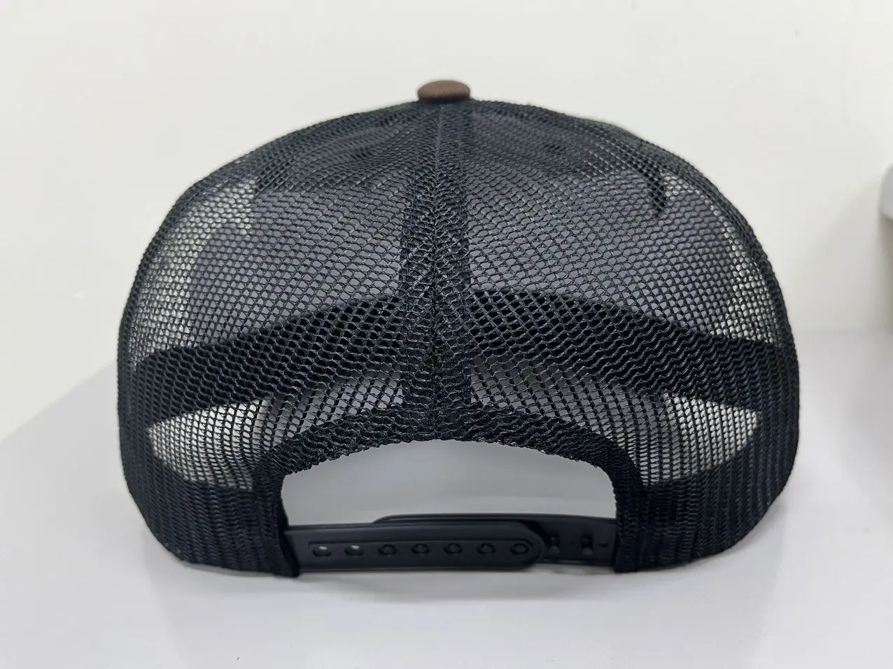 Wholesale Blank Trucker Hat High Quality Custom Logo Promotional Sports Cap Camo Hat for Men Women in Vietnam Factory 4