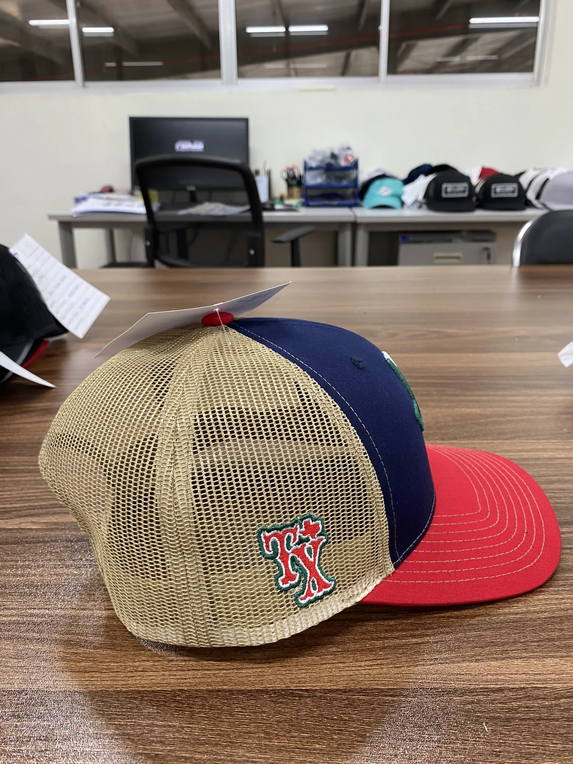 Wholesale Custom 3D Embroidery Logo Trucker Hats Gorras Men Sport Caps Two Tone Custom Brand Name Caps Snapback Cap 3