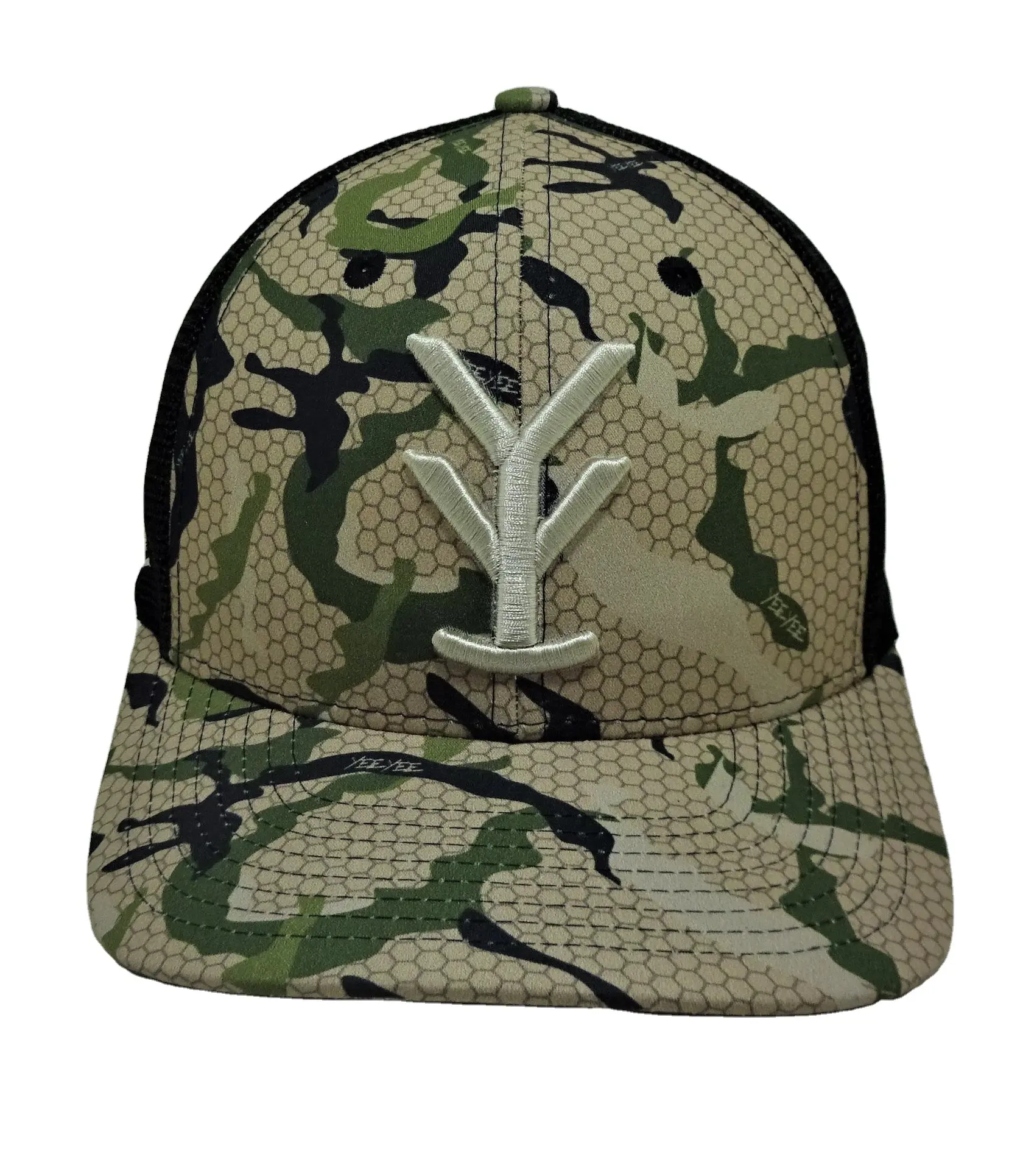 Wholesale Custom Camouflage Trucker Caps 3D Embroidery Logo High Quality Trucker Hats Make in Vietnam Factory 1