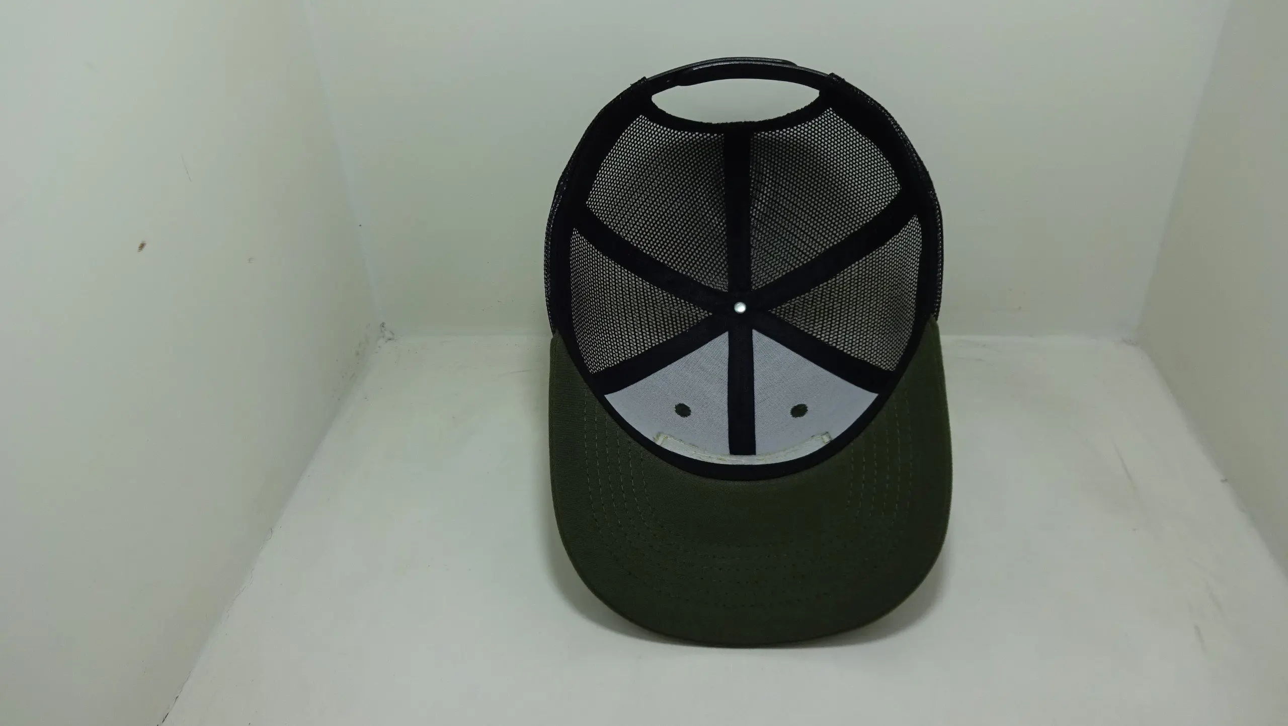 Wholesale Custom Woven Patch Logo Trucker Hat for Men Sport Caps in Vietnam Factory Gorras Snapback Cap 6