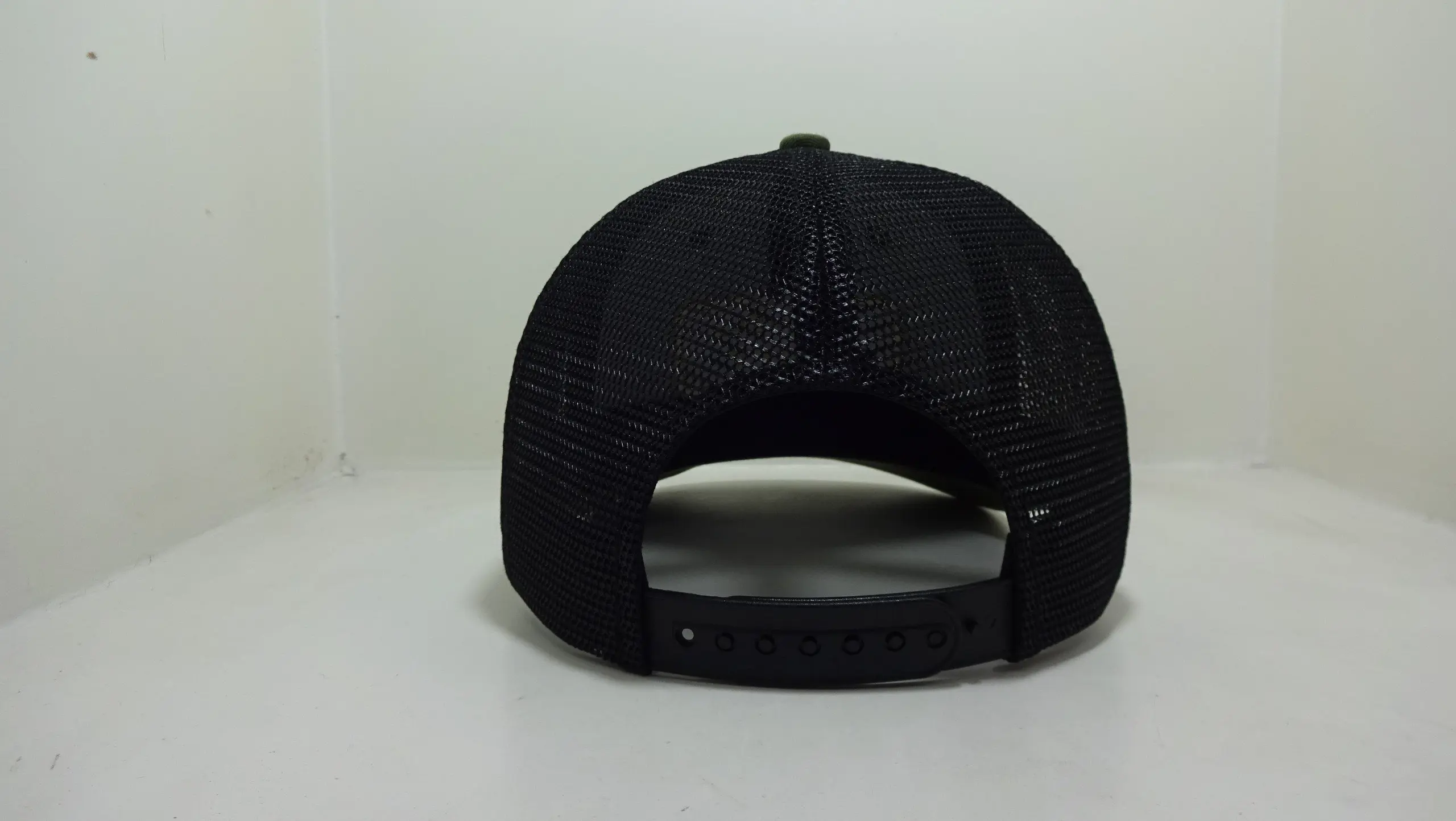 Wholesale Custom Woven Patch Logo Trucker Hat for Men Sport Caps in Vietnam Factory Gorras Snapback Cap 7