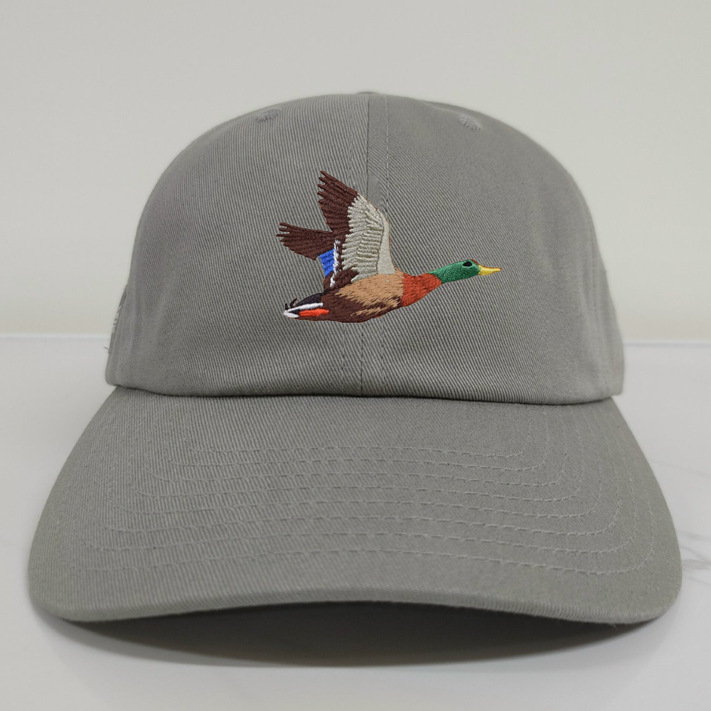 Wholesale High Quality Baseball Caps 6 Panels Embroidered Logo Slightly Curved Adjustable Plastic Strapback Vietnam Headwear OEM