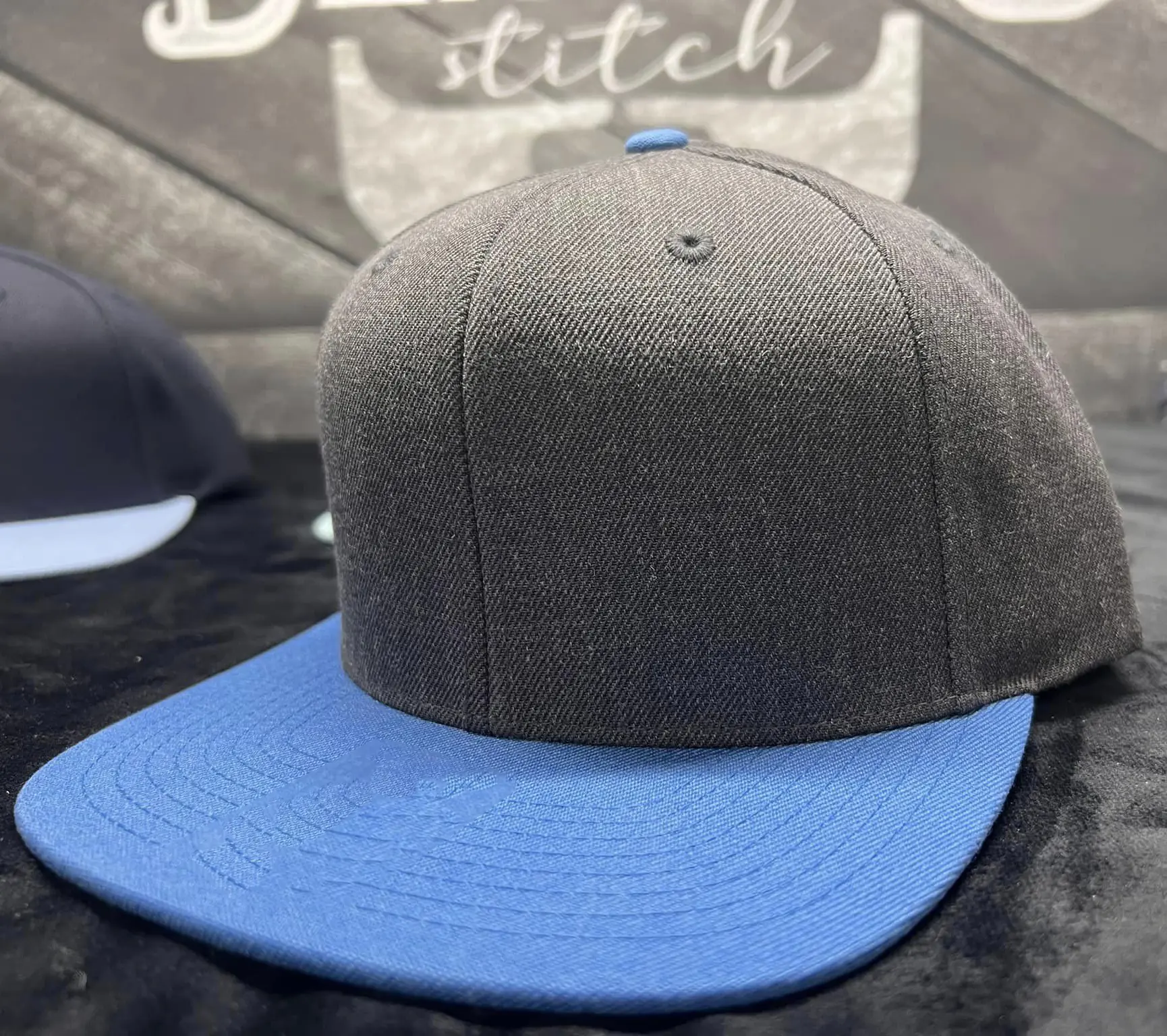 Wholesale High Quality Flat Visor Cotton Snapback Cap Custom Logo High Profile Adjustable Sports Cap for All Seasons 1