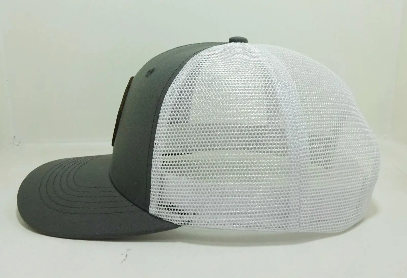 Wholesale Leather Patch Logo Trucker Hat Customization Cap for Man Trucker Hats Snapback Cap for Men 3