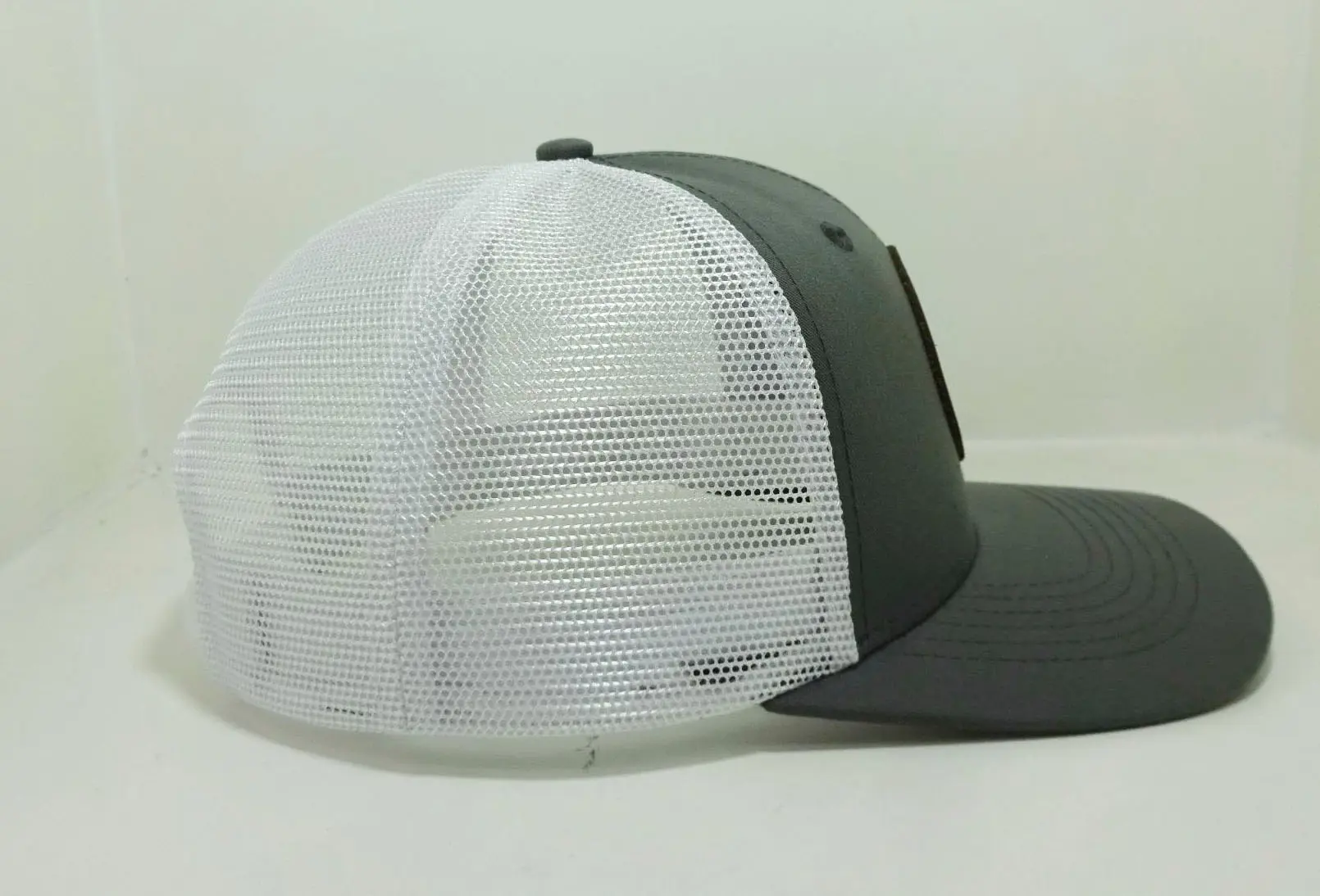 Wholesale Leather Patch Logo Trucker Hat Customization Cap for Man Trucker Hats Snapback Cap for Men 4