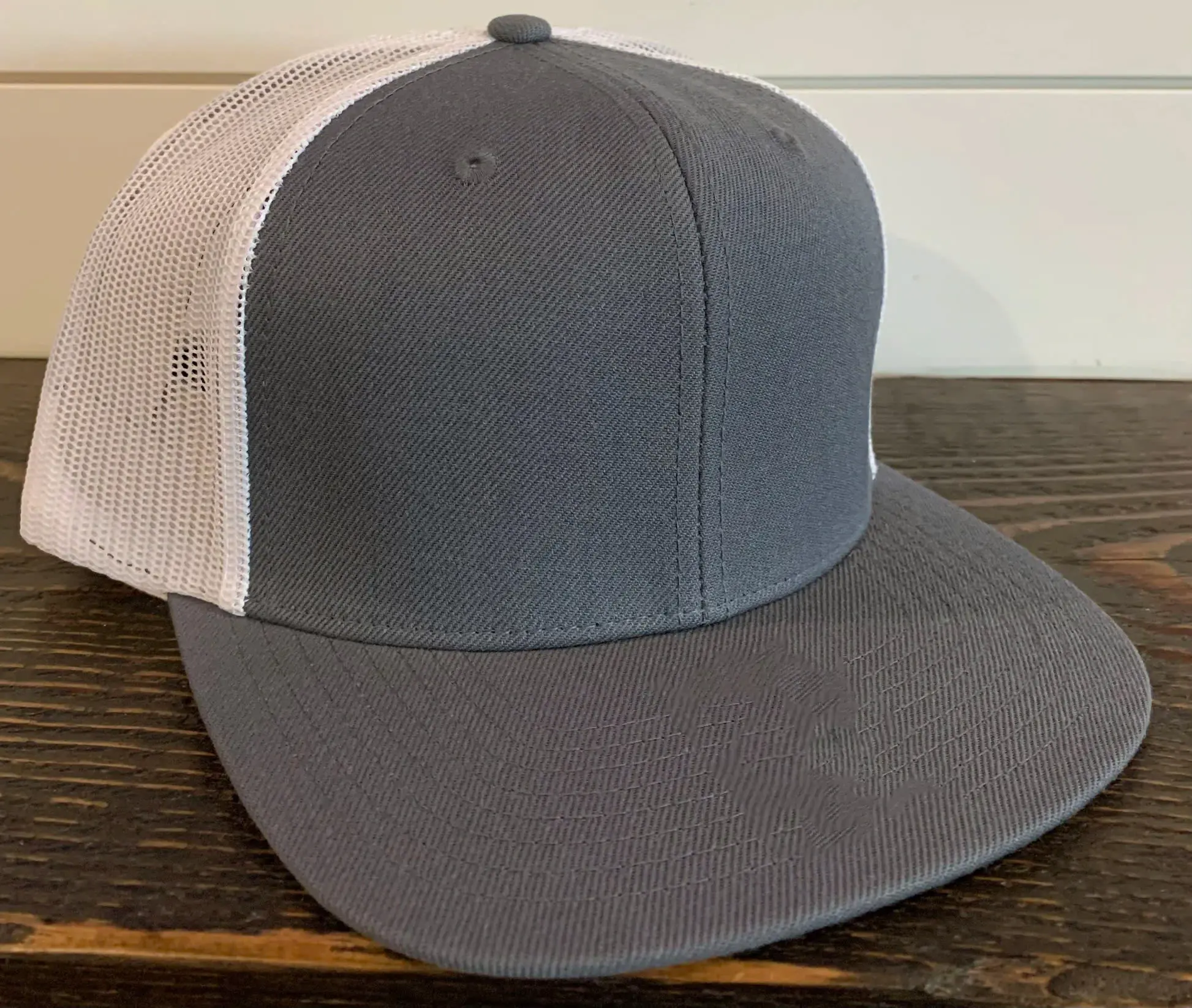 Wholesale Multi Color Customize High Quality Flat Brim Trucker Hat Adjustable Hiphop Fashion Sports Cap From Vietnam Supplier 2