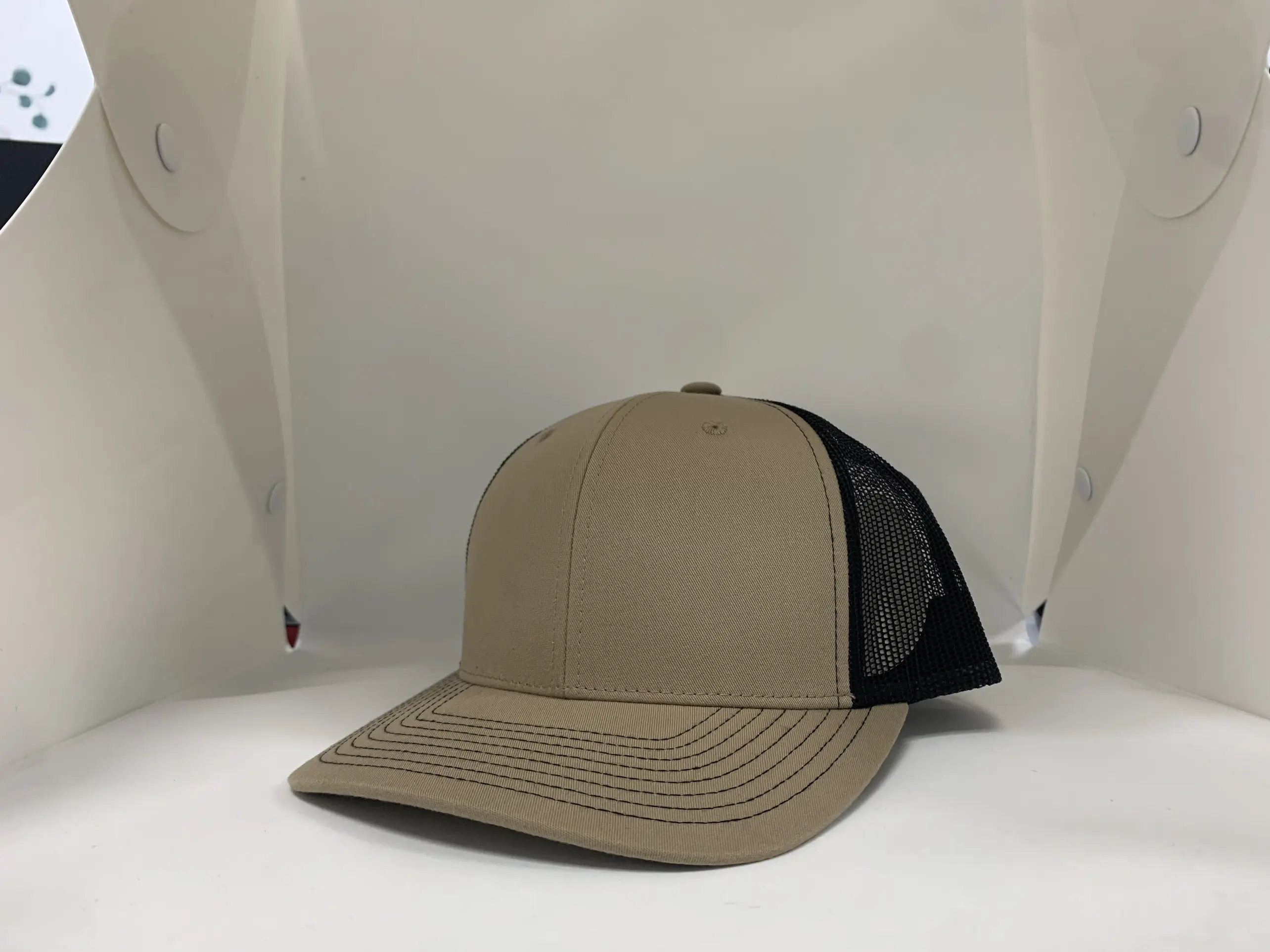 Wholesale Plain Trucker Hats with Custom Logo and Low MOQ in Vietnam Gorras Men Caps Snapback Cap for Men 6