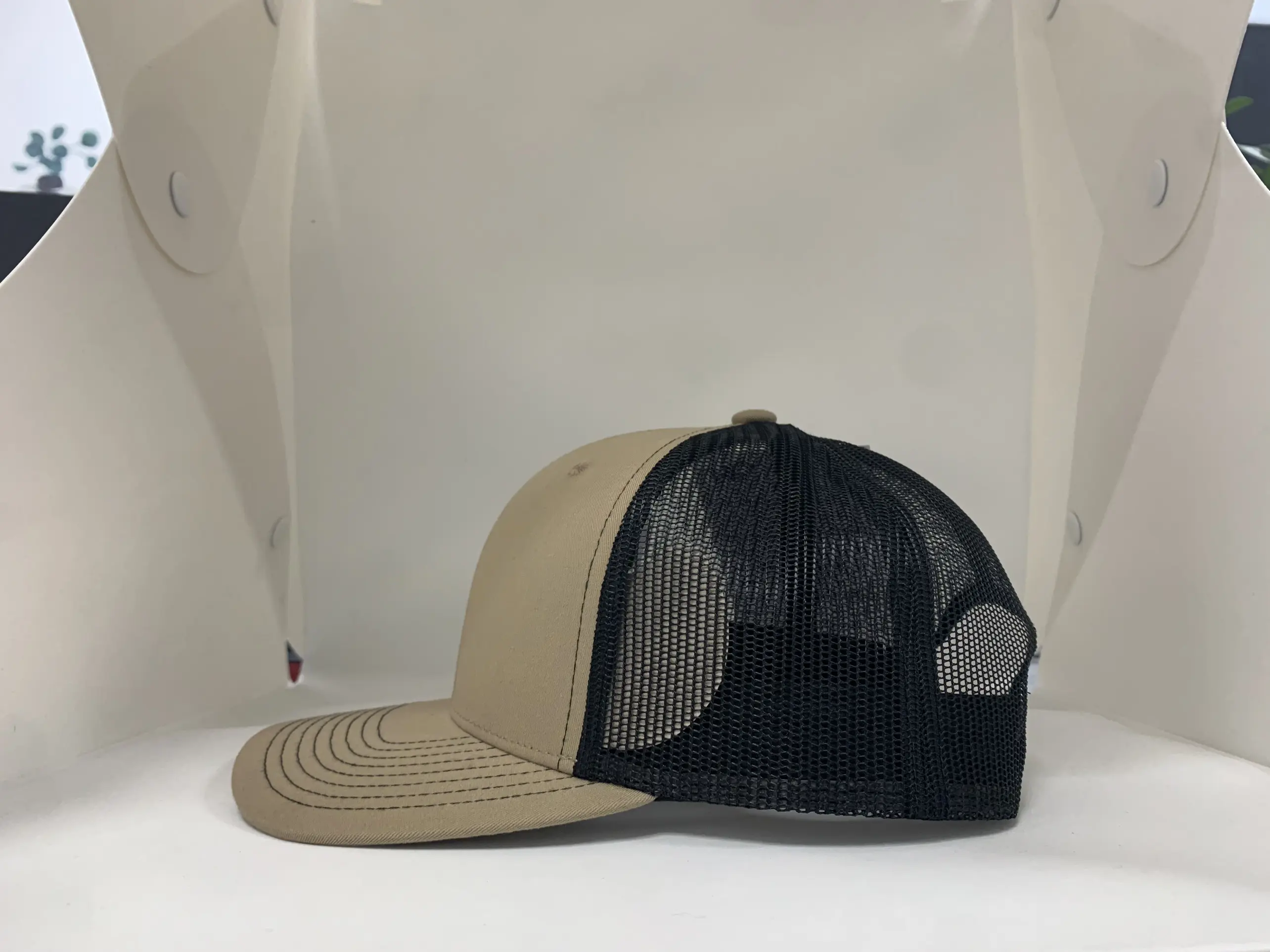 Wholesale Plain Trucker Hats with Custom Logo and Low MOQ in Vietnam Gorras Men Caps Snapback Cap for Men 5