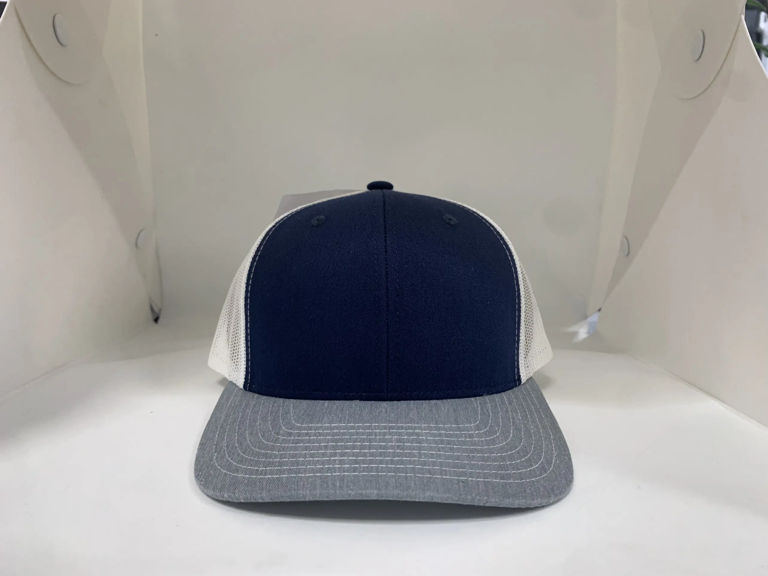 Wholesale Tri Color Custom Plain 6 Panels Trucker Hats Hot Selling Outdoor Caps Custom Color with Low MOQ in Vietnam Factory 6