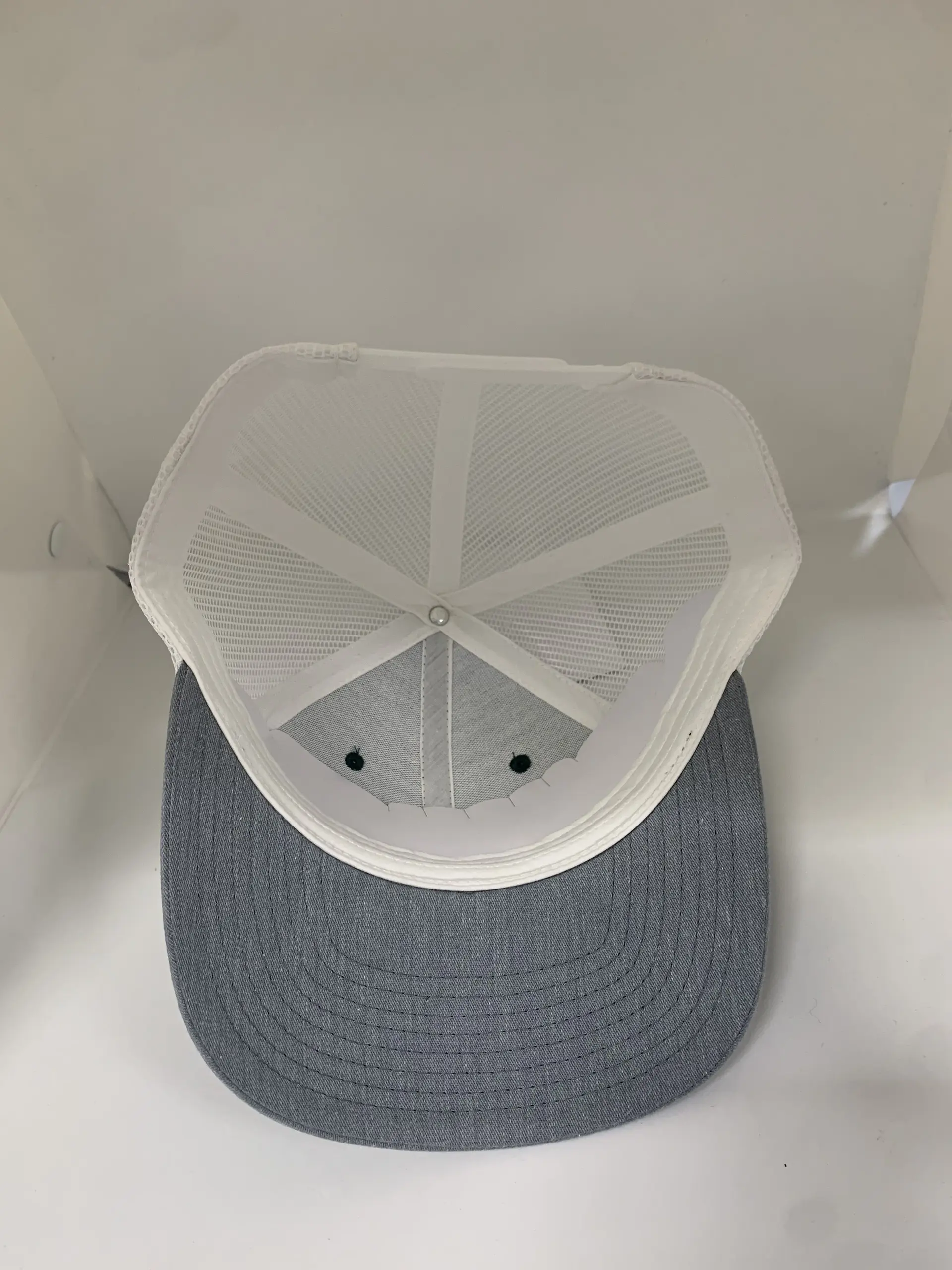 Wholesale Tri Color Custom Plain 6 Panels Trucker Hats Hot Selling Outdoor Caps Custom Color with Low MOQ in Vietnam Factory 7