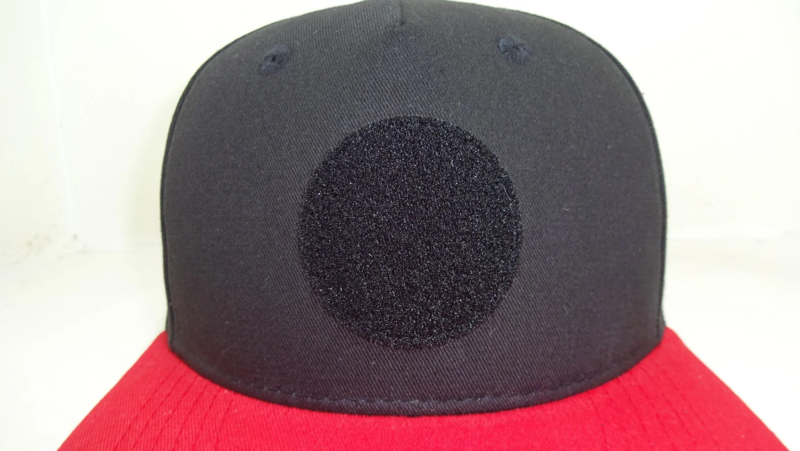 Wholesale Two Tone Velcro-Patch Logo Snapback Cap with Customize High Quality Adjustable Adults Size Outdoor Travel Sports Cap 2